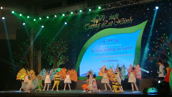 Chương trình biểu diễn nghệ thuật Vì một tương lai xanh